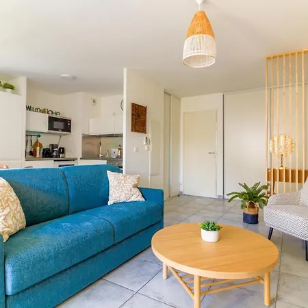 Select' -t3 Au Coeur Du Lavandou: Coastal Retreat With Pool And Parking