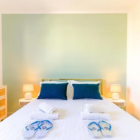 Select' -t3 Au Coeur Du Lavandou: Coastal Retreat With Pool And Parking Apartment *